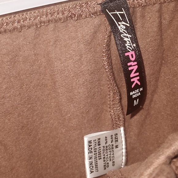 Electric Pink Dream Maker Butterfly Fleece Jogger Sz M NWOT Inseam:27.5 Rise:14" - Picture 4 of 5